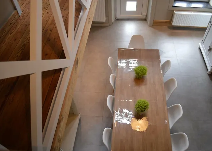 Hébergement de vacances La Tourelle D’achille Leontine Rochefort