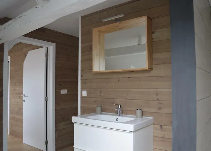 La Tourelle D’achille Leontine Hébergement de vacances Rochefort